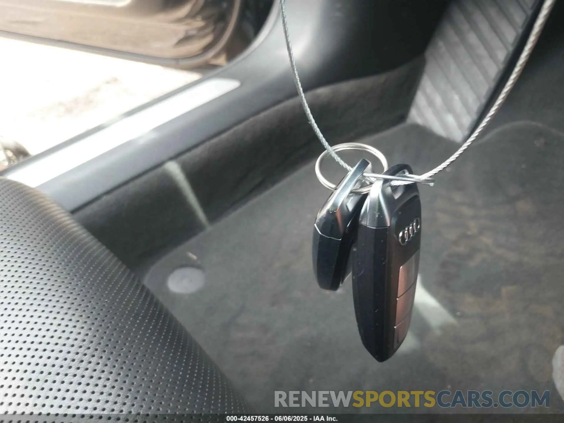 11 Photograph of a damaged car WAU8DAF80KN005065 AUDI A8 L 2019
