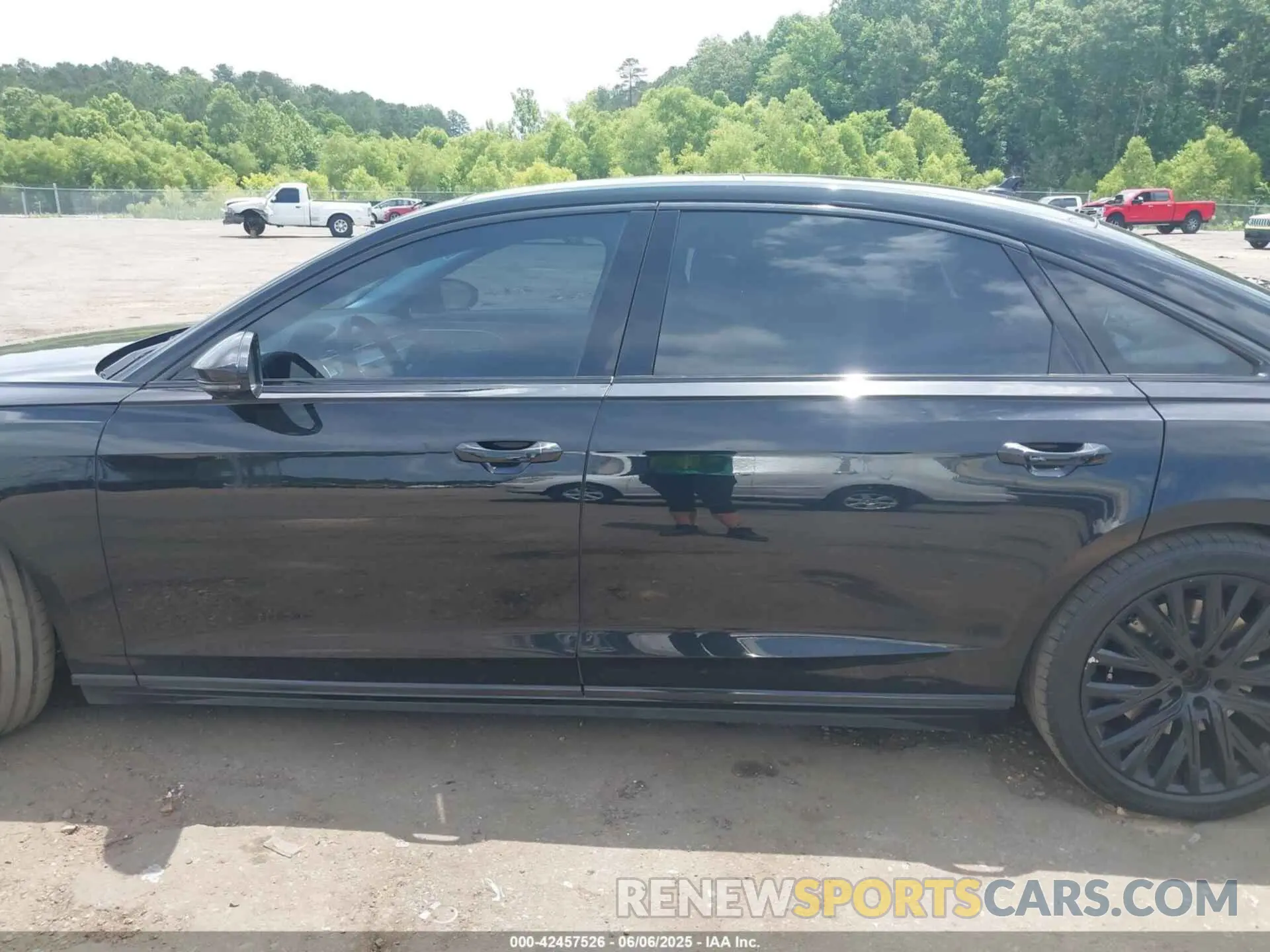 14 Photograph of a damaged car WAU8DAF80KN005065 AUDI A8 L 2019