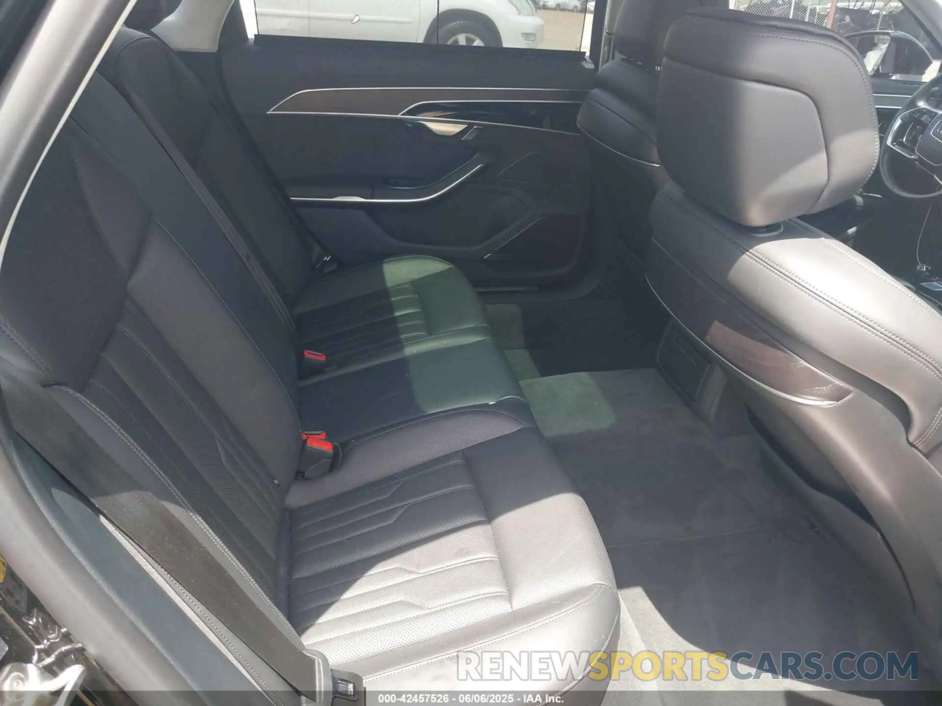8 Photograph of a damaged car WAU8DAF80KN005065 AUDI A8 L 2019