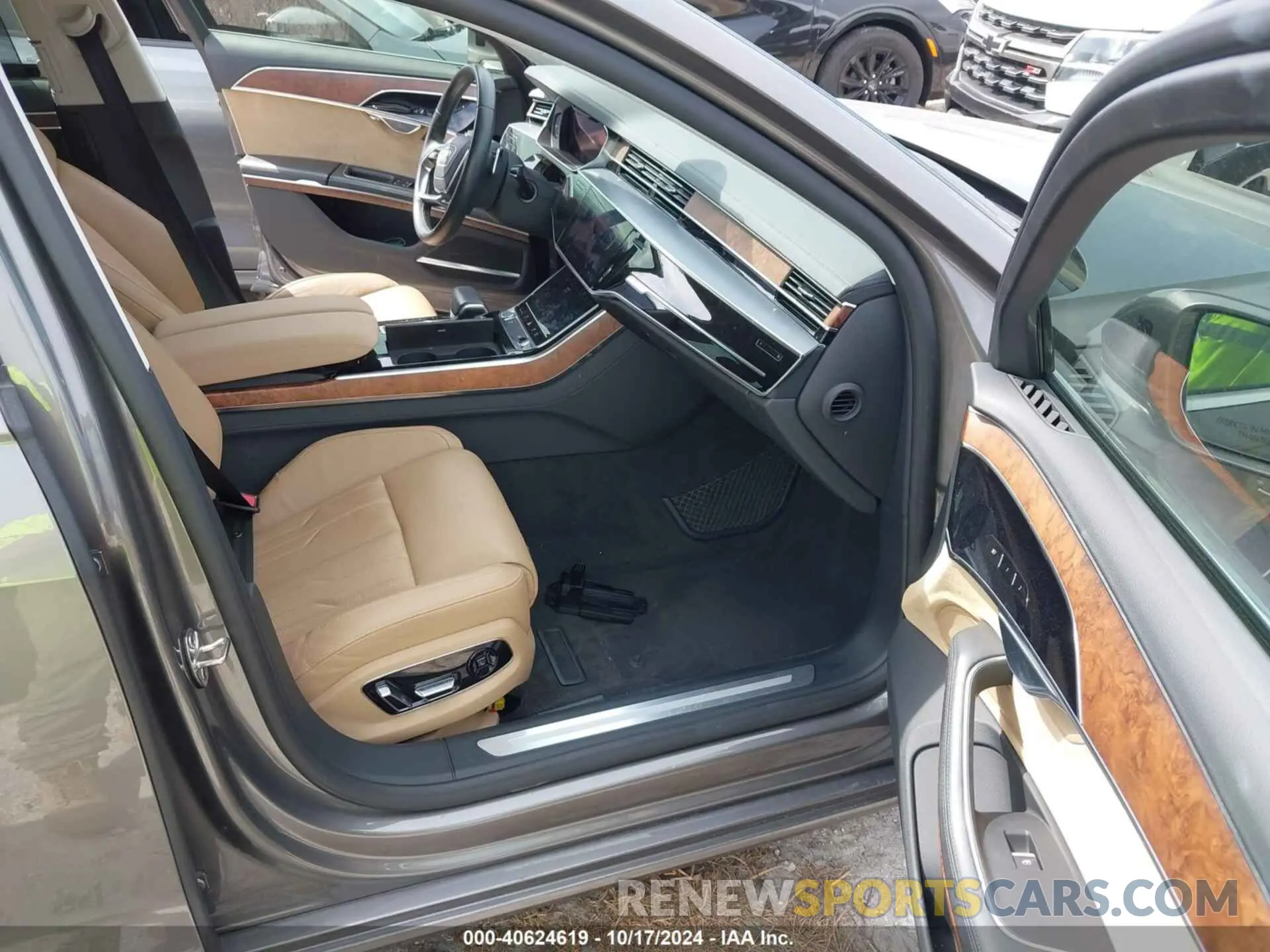 5 Photograph of a damaged car WAU8DAF81KN017175 AUDI A8 L 2019