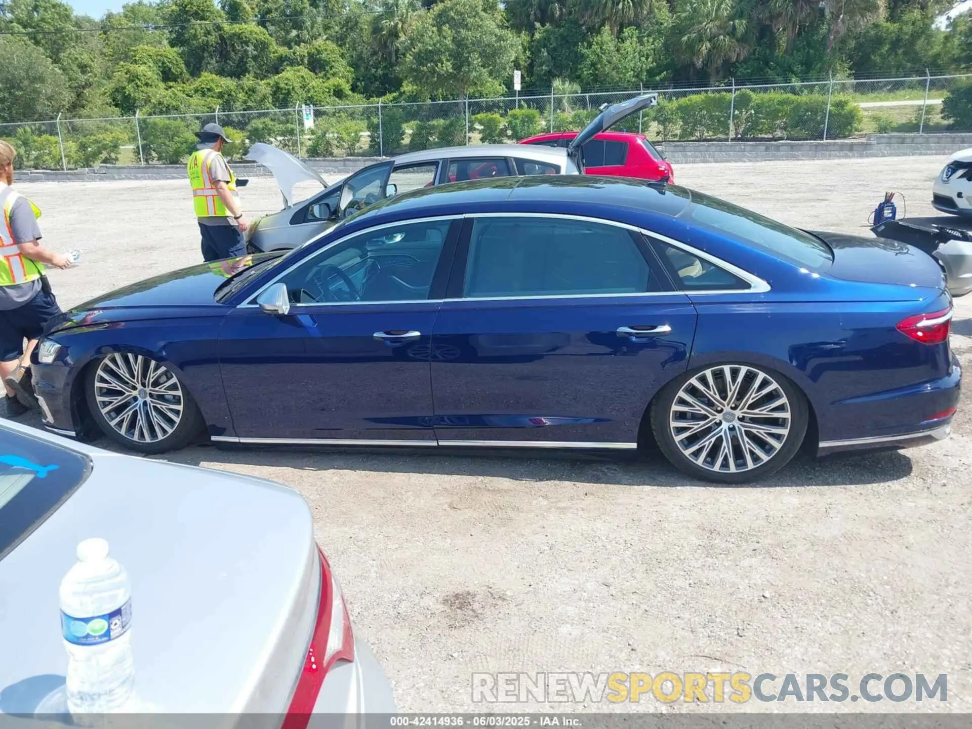 14 Photograph of a damaged car WAU8DAF82KN017394 AUDI A8 L 2019