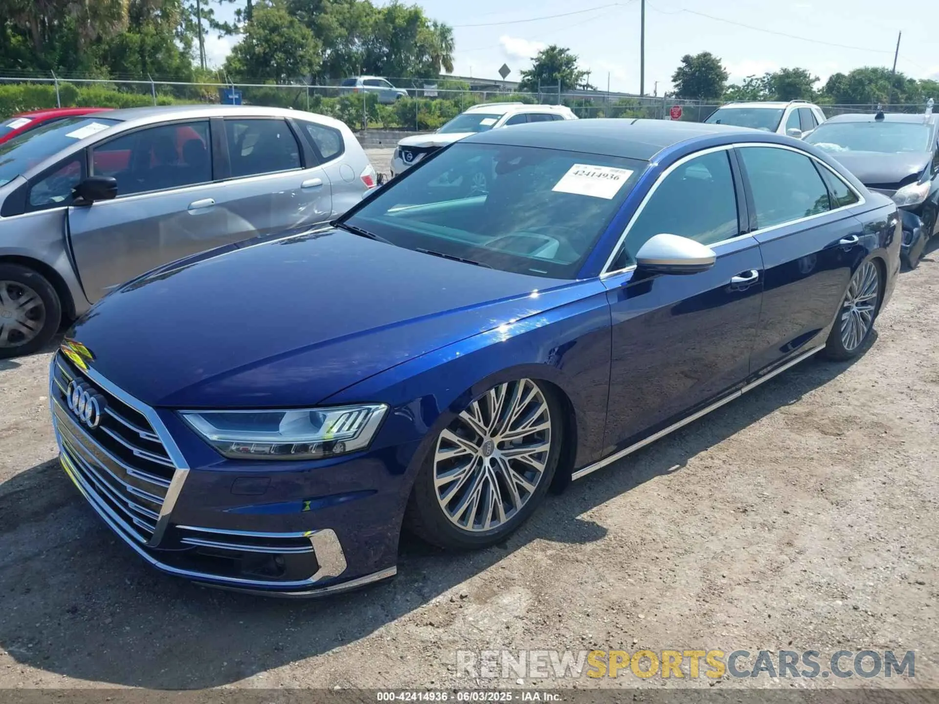 2 Photograph of a damaged car WAU8DAF82KN017394 AUDI A8 L 2019