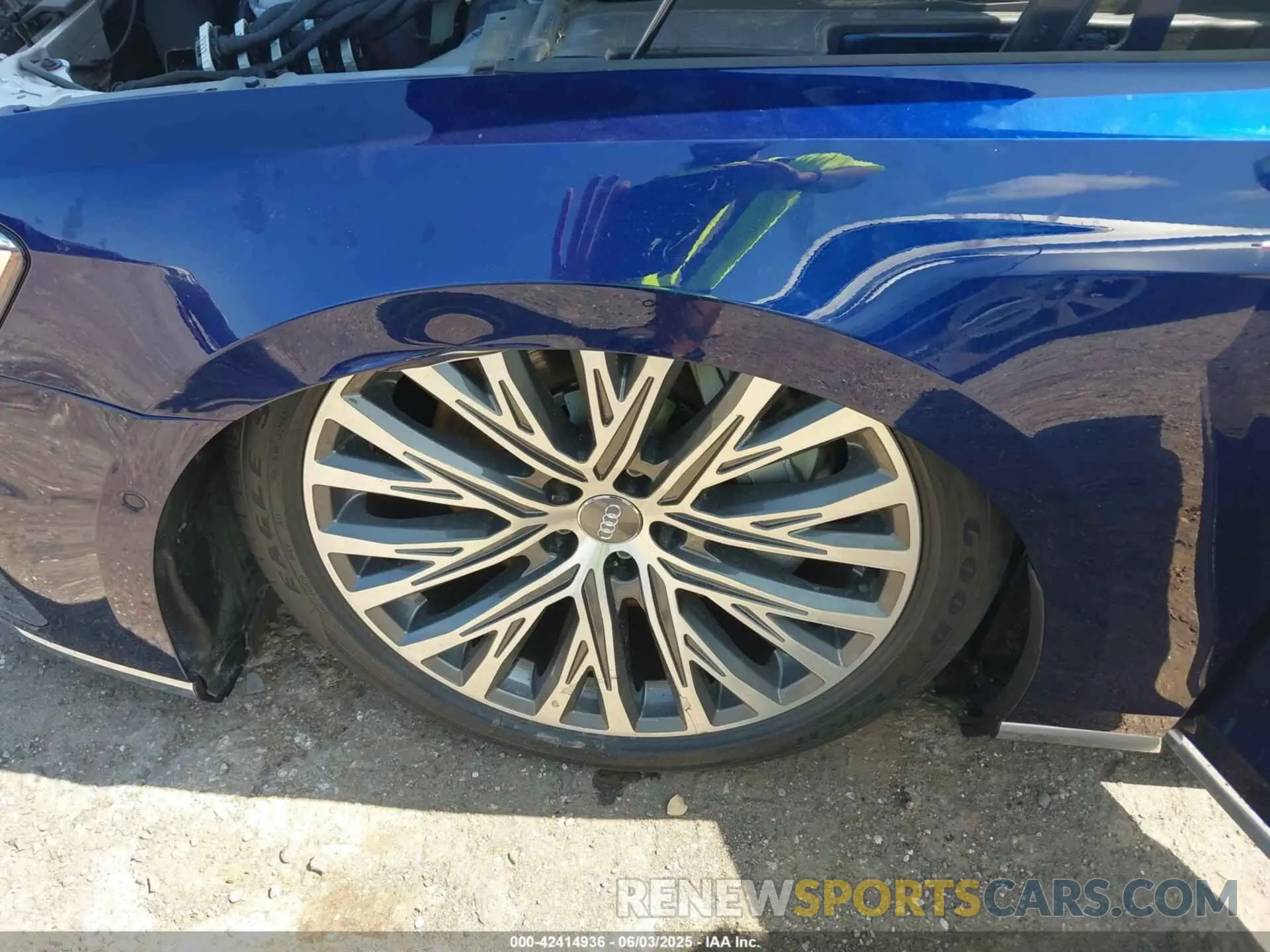 6 Photograph of a damaged car WAU8DAF82KN017394 AUDI A8 L 2019