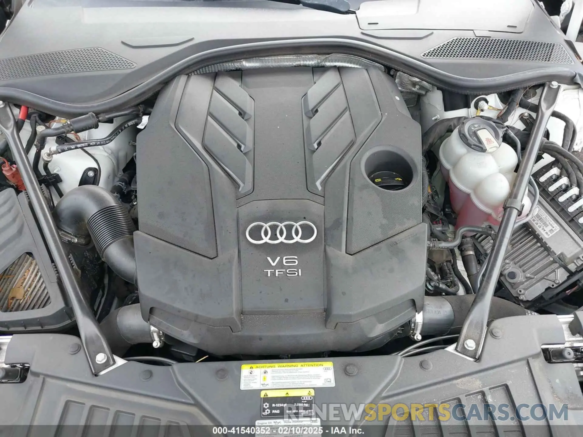 10 Photograph of a damaged car WAU8DAF83KN007358 AUDI A8 L 2019