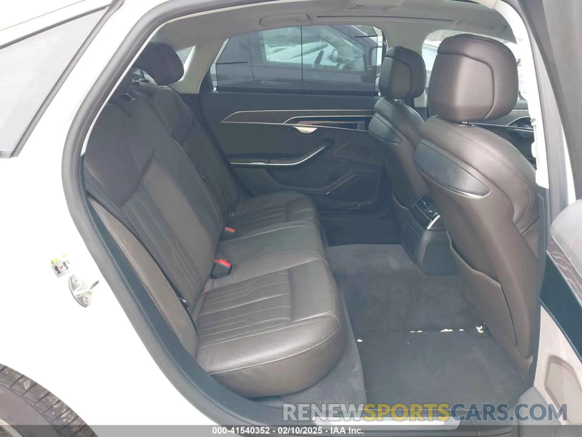 8 Photograph of a damaged car WAU8DAF83KN007358 AUDI A8 L 2019