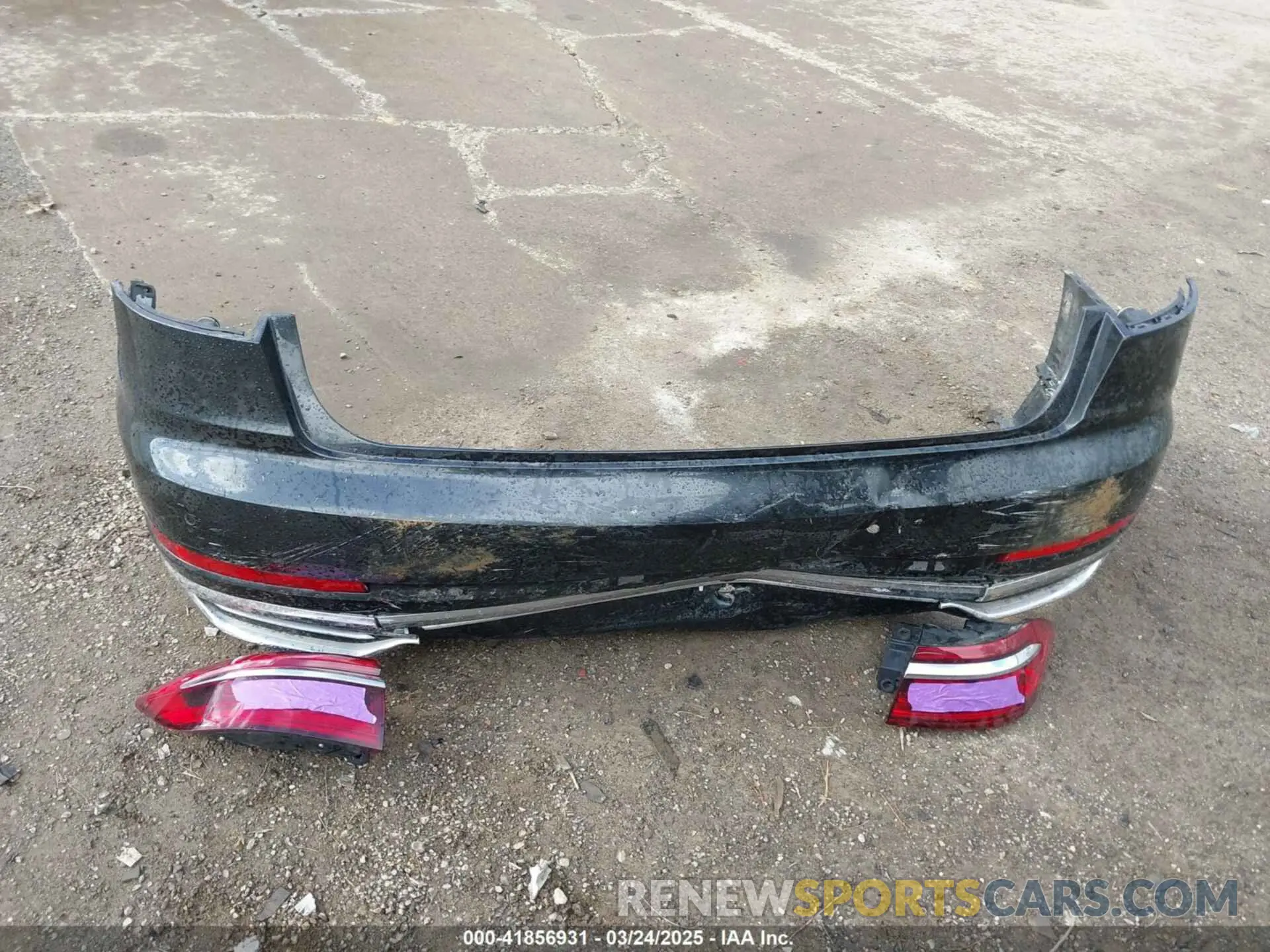 12 Photograph of a damaged car WAU8DAF84KN019115 AUDI A8 L 2019