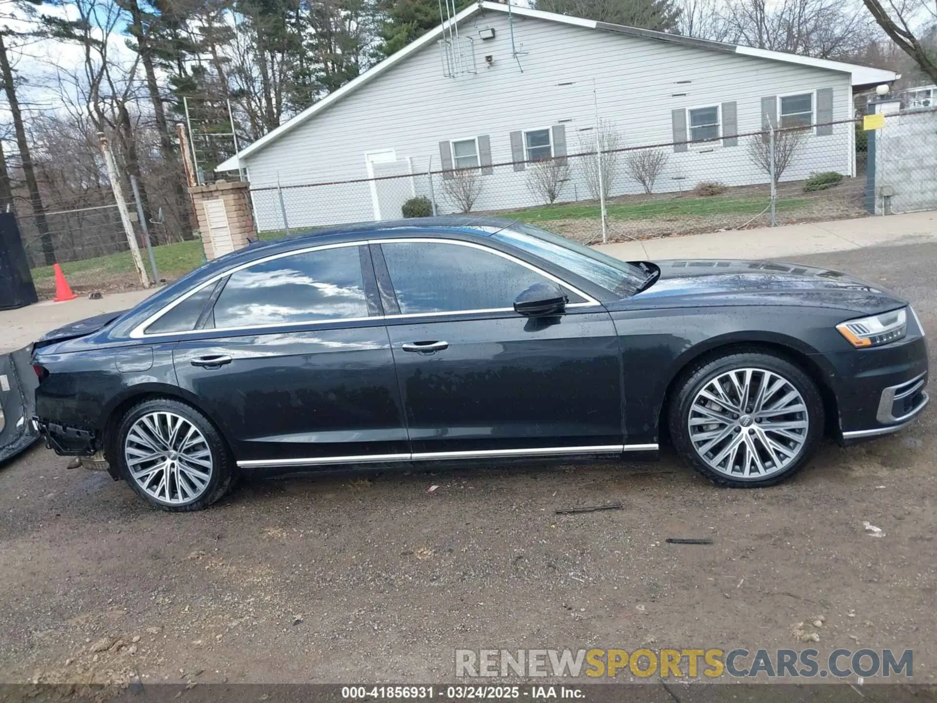 14 Photograph of a damaged car WAU8DAF84KN019115 AUDI A8 L 2019