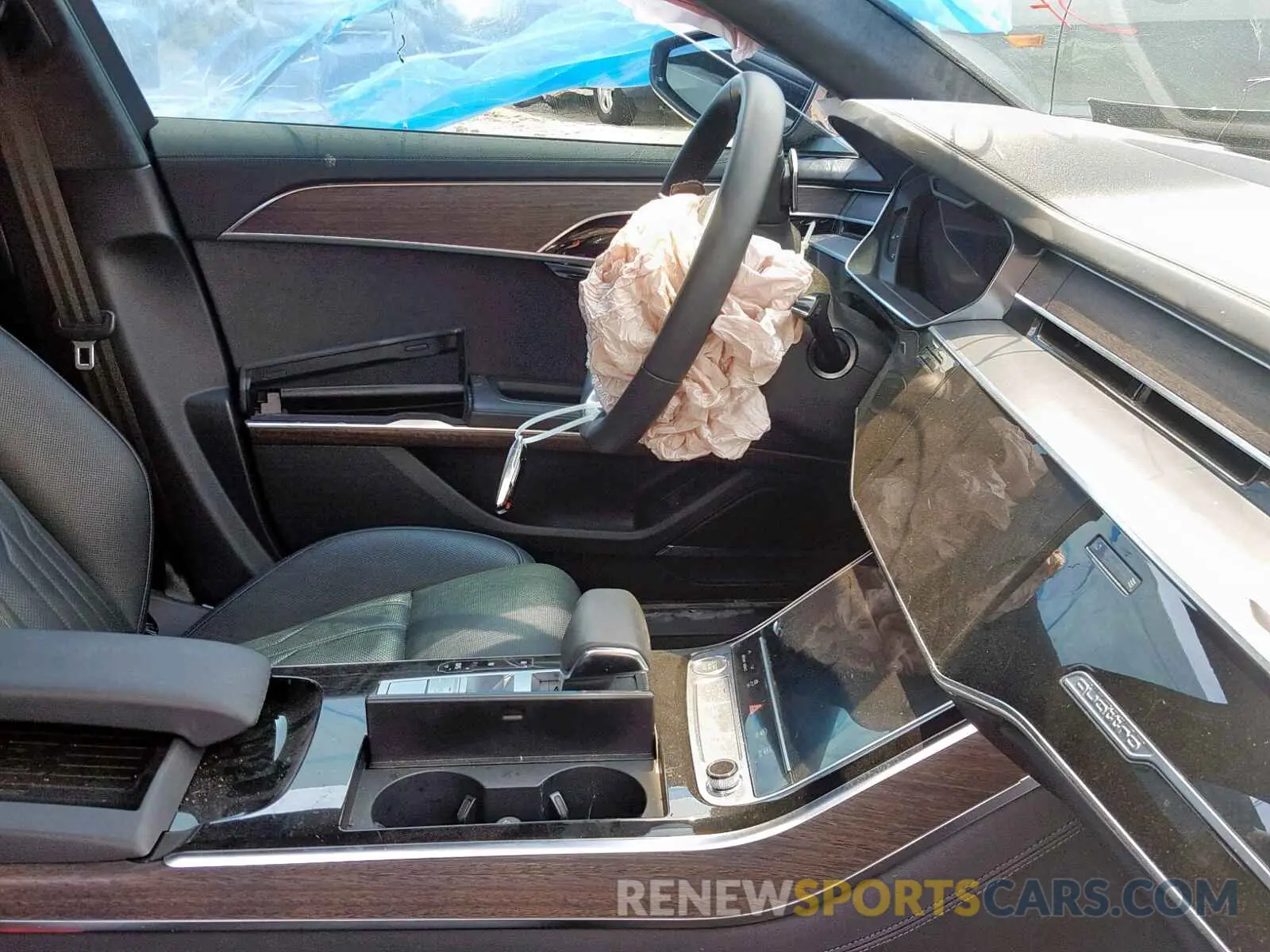 5 Photograph of a damaged car WAU8DAF88KN004312 AUDI A8 L 2019