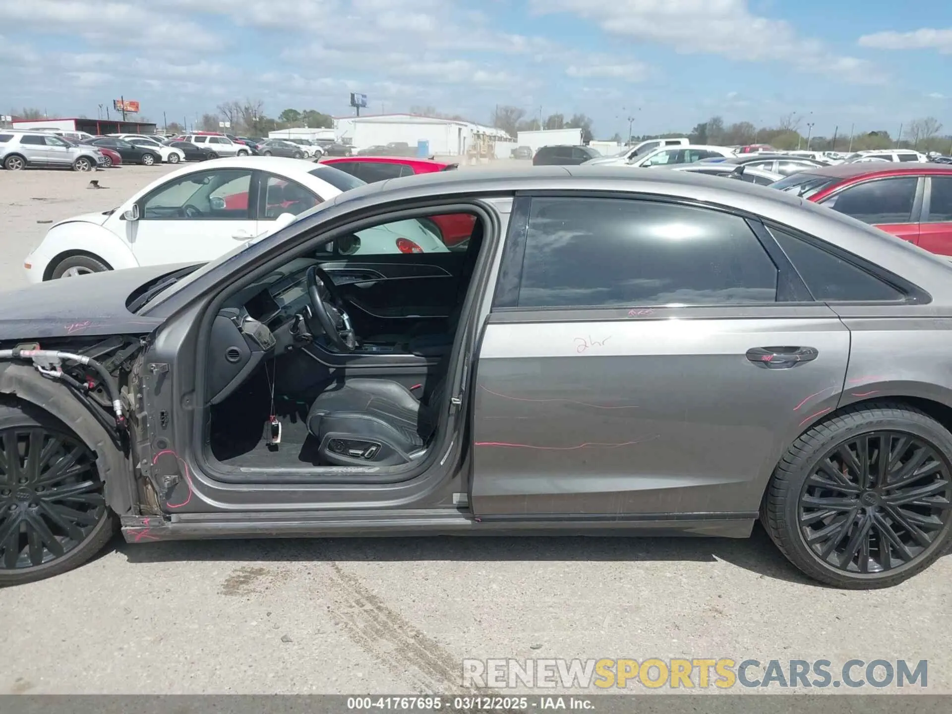 14 Photograph of a damaged car WAU8DAF89KN010314 AUDI A8 L 2019