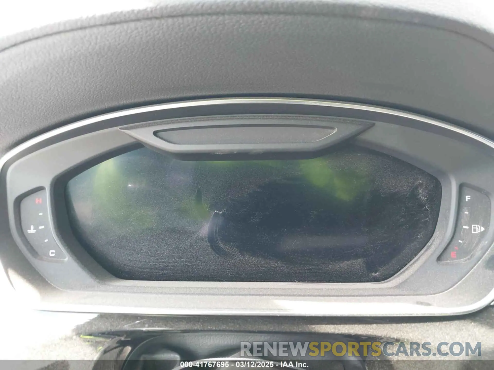 7 Photograph of a damaged car WAU8DAF89KN010314 AUDI A8 L 2019