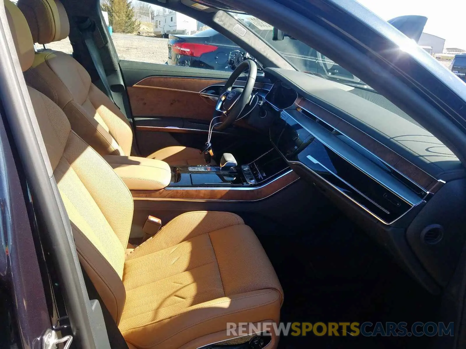 5 Photograph of a damaged car WAU8EAF86KN024782 AUDI A8 L 2019