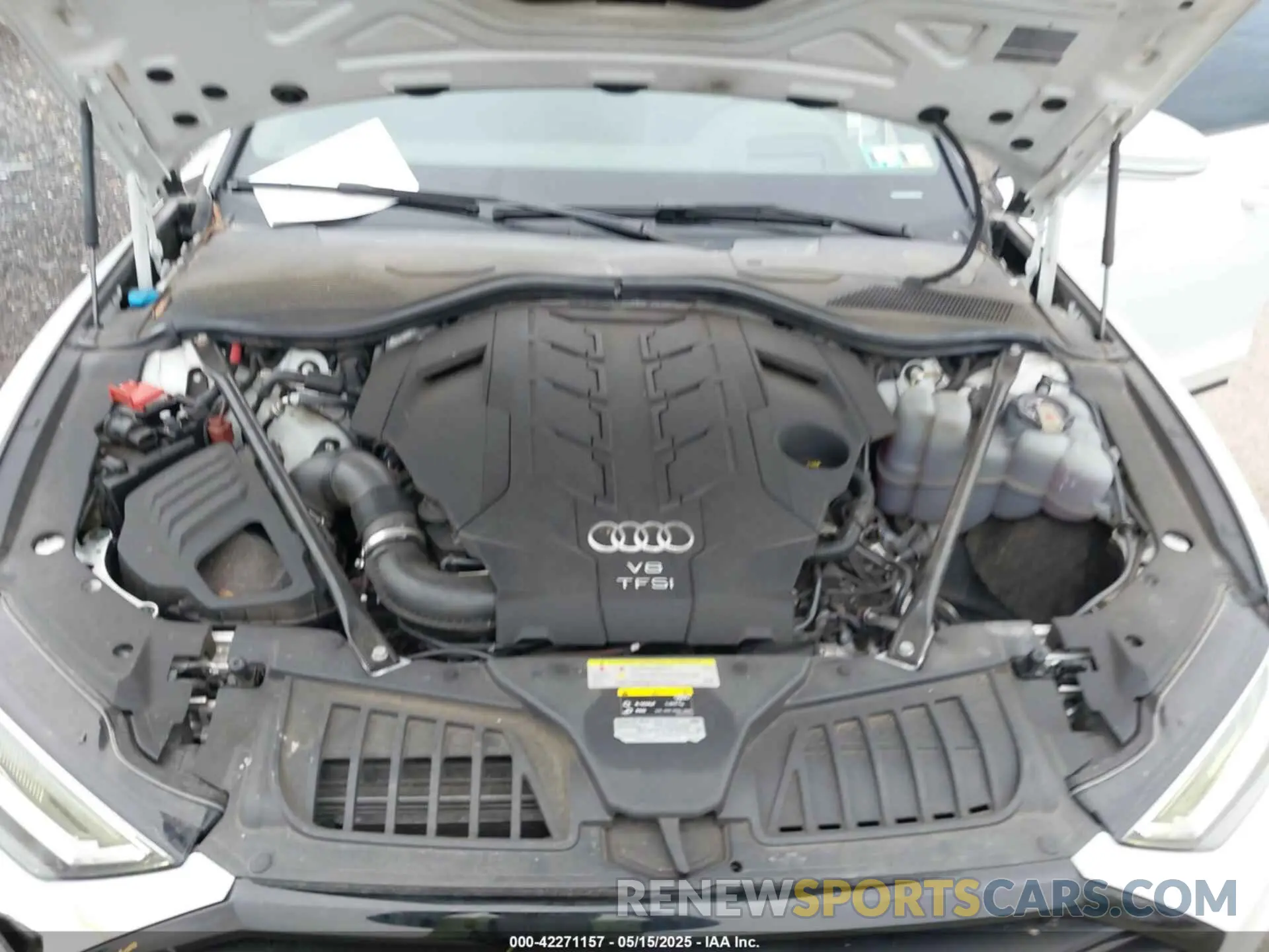 10 Photograph of a damaged car WAU8EAF84LN004533 AUDI A8 L 2020