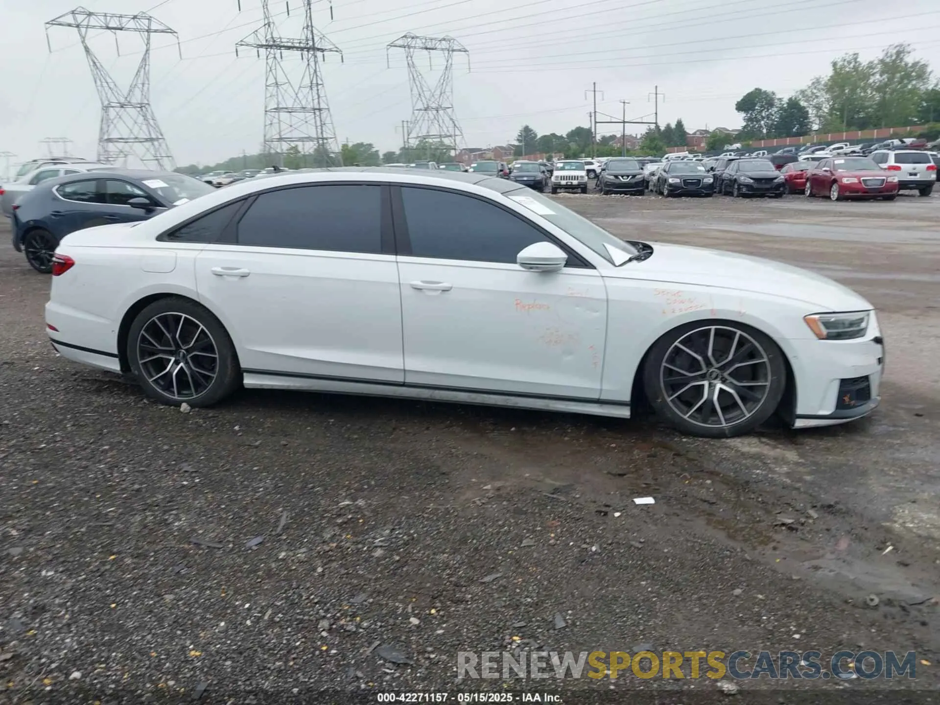 14 Photograph of a damaged car WAU8EAF84LN004533 AUDI A8 L 2020
