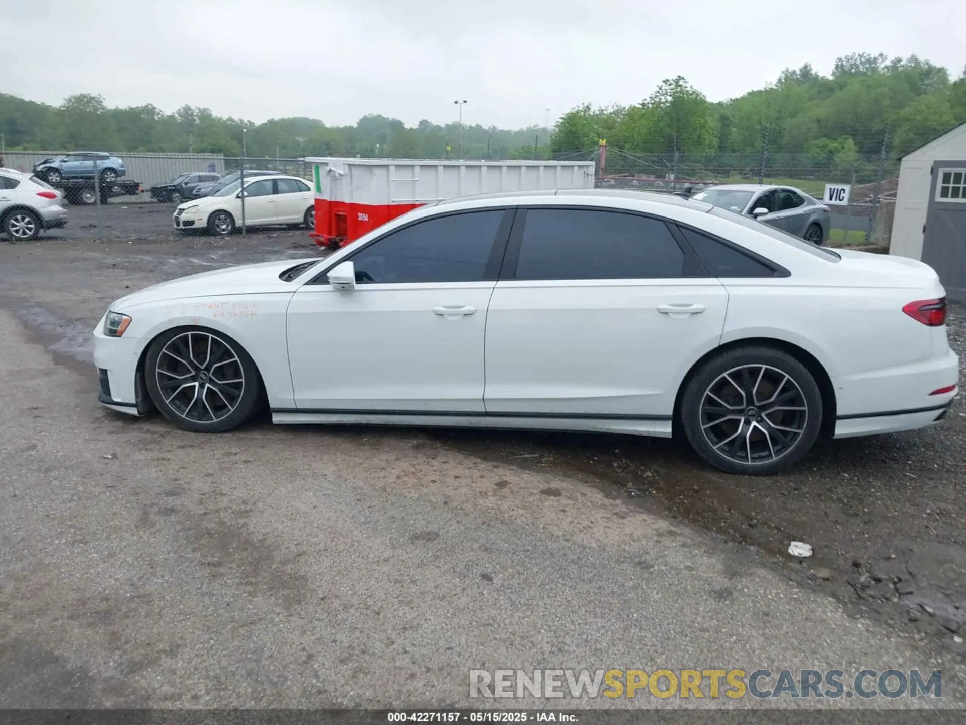 15 Photograph of a damaged car WAU8EAF84LN004533 AUDI A8 L 2020