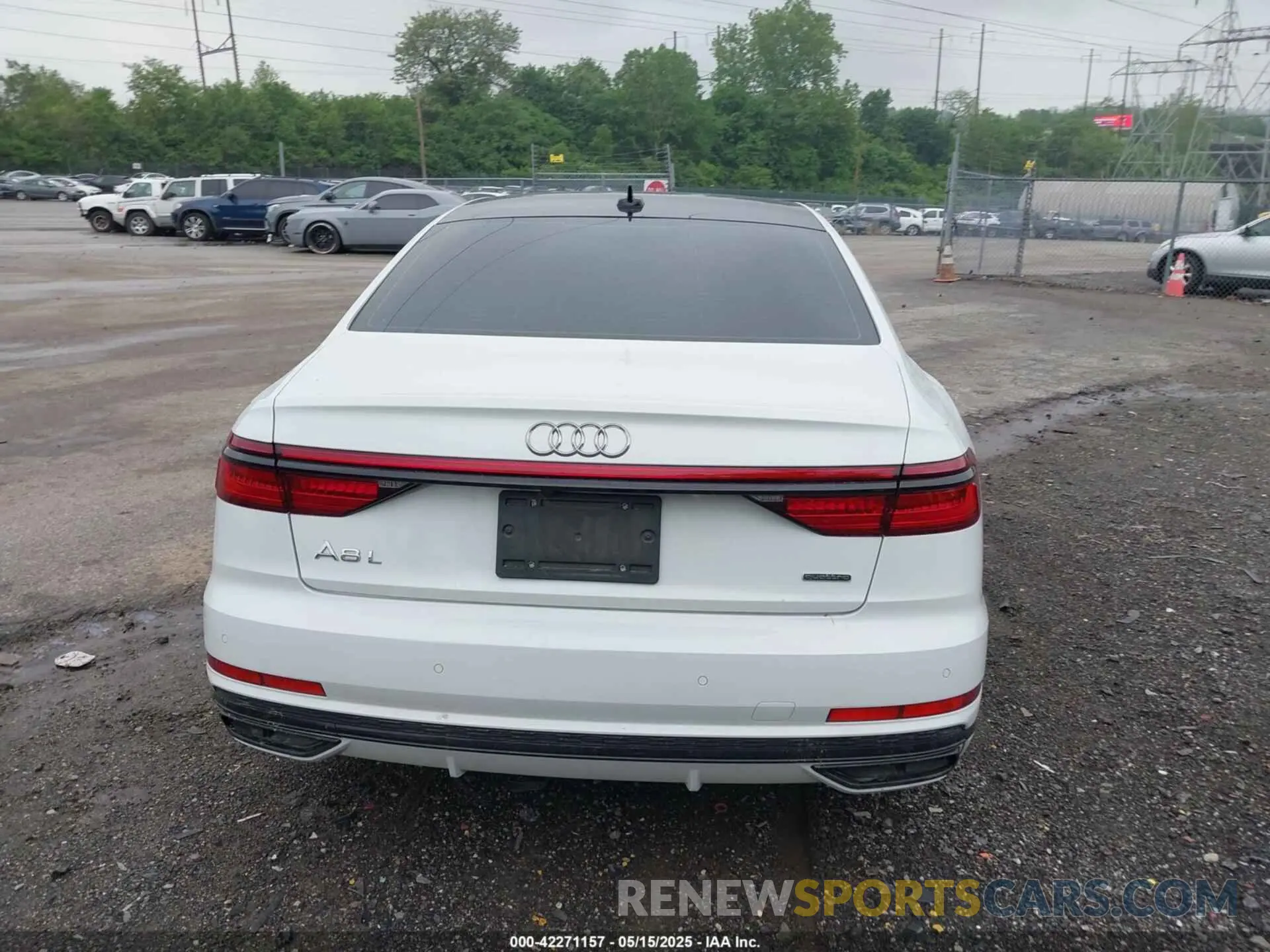17 Photograph of a damaged car WAU8EAF84LN004533 AUDI A8 L 2020