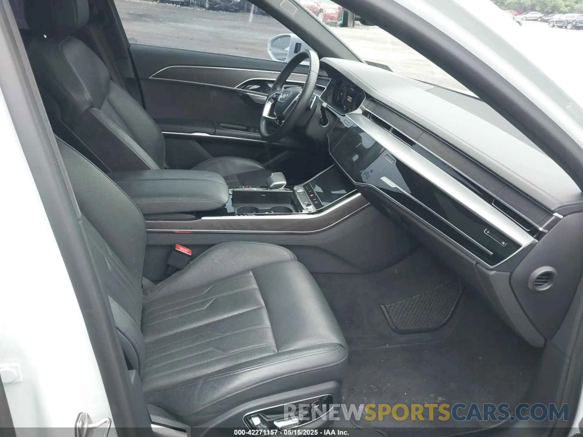 5 Photograph of a damaged car WAU8EAF84LN004533 AUDI A8 L 2020