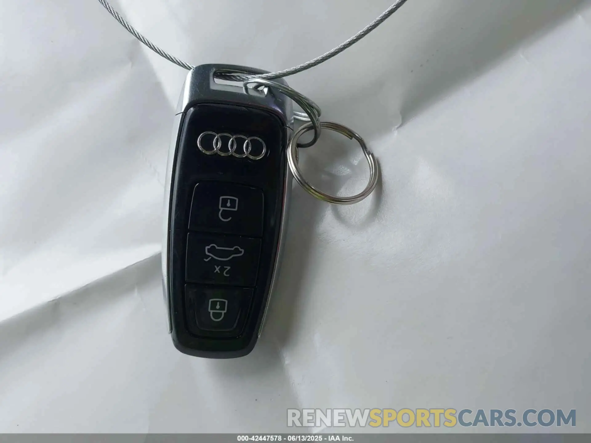 11 Photograph of a damaged car WAU8DAF86MN015358 AUDI A8 L 2021