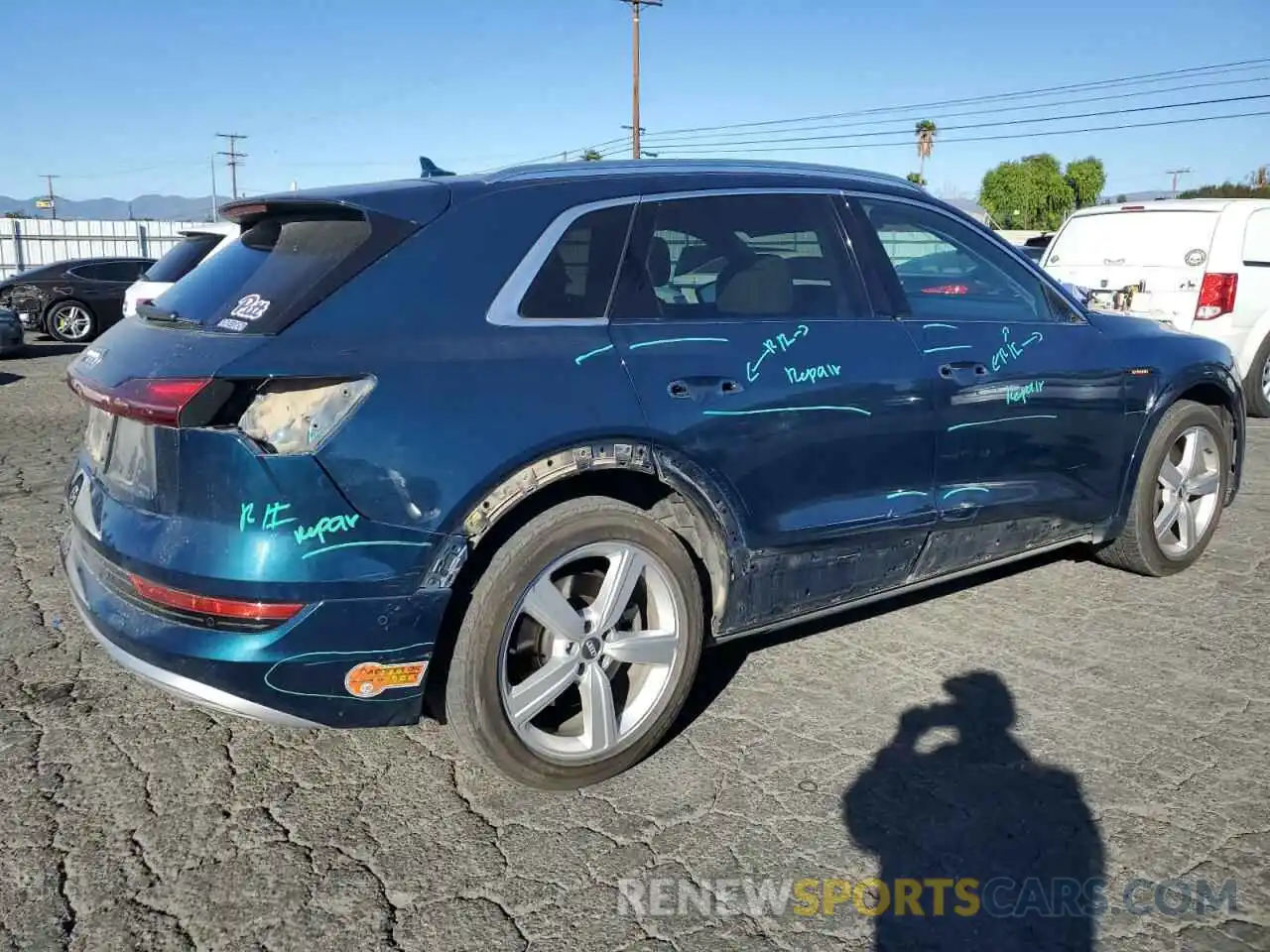 3 Photograph of a damaged car WA1LAAGE0KB010305 AUDI E-TRON 2019