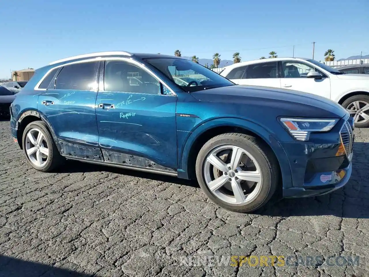 4 Photograph of a damaged car WA1LAAGE0KB010305 AUDI E-TRON 2019