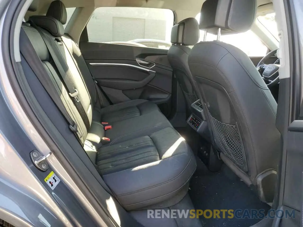 10 Photograph of a damaged car WA1LAAGE9KB022632 AUDI E-TRON 2019