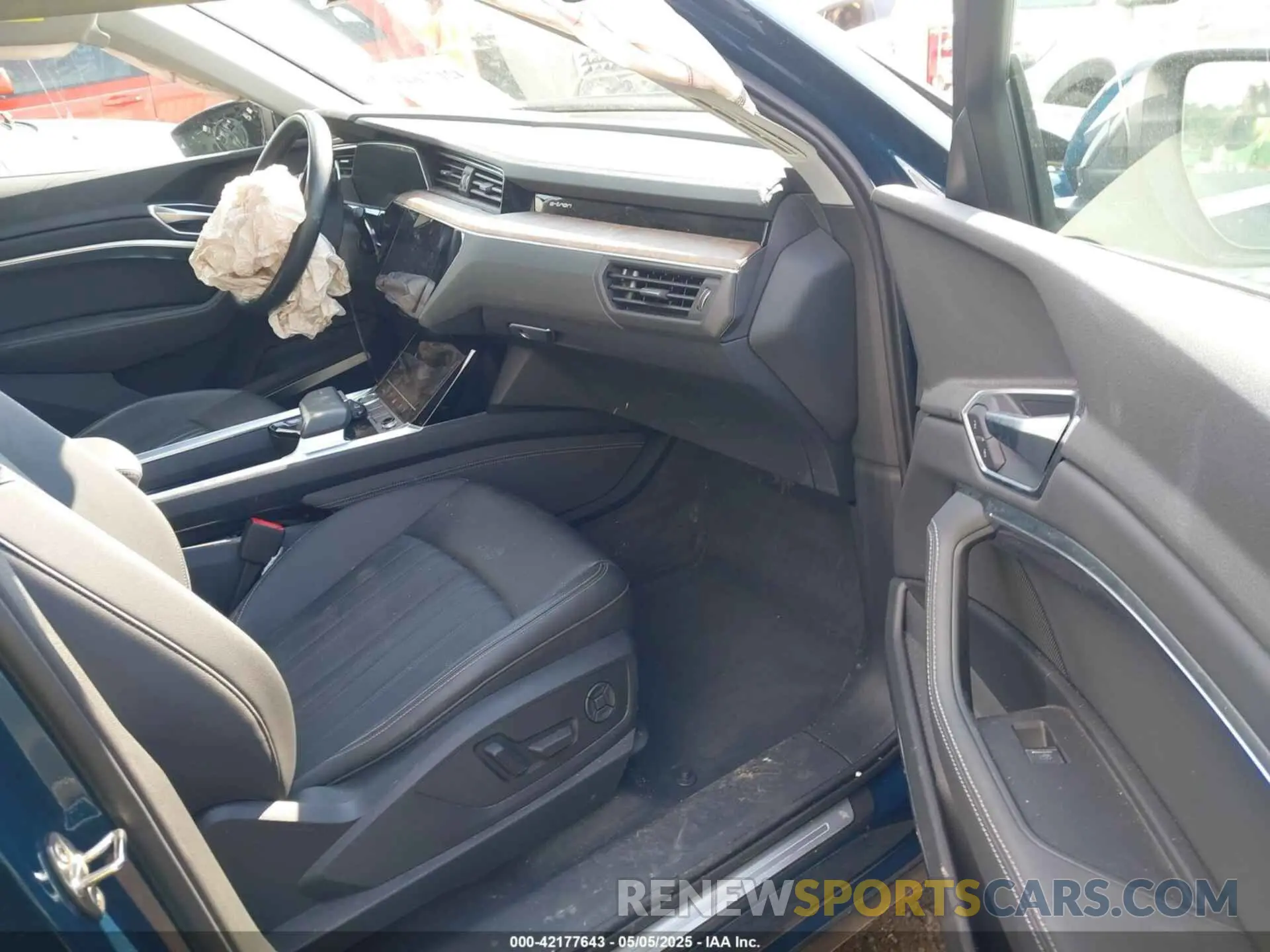 5 Photograph of a damaged car WA1LAAGE9KB024865 AUDI E-TRON 2019