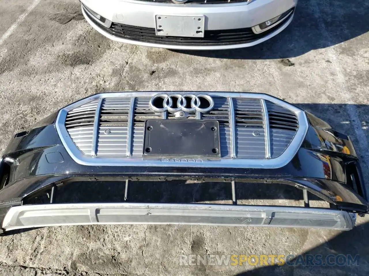 13 Photograph of a damaged car WA1LAAGEXKB011980 AUDI E-TRON 2019