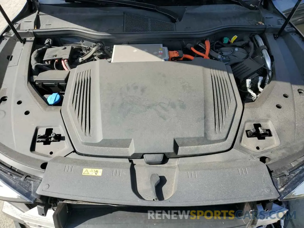 12 Photograph of a damaged car WA1LAAGEXKB015138 AUDI E-TRON 2019