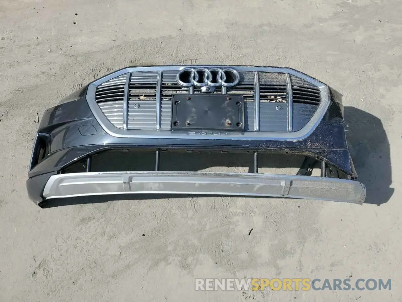 13 Photograph of a damaged car WA1LAAGEXKB015138 AUDI E-TRON 2019