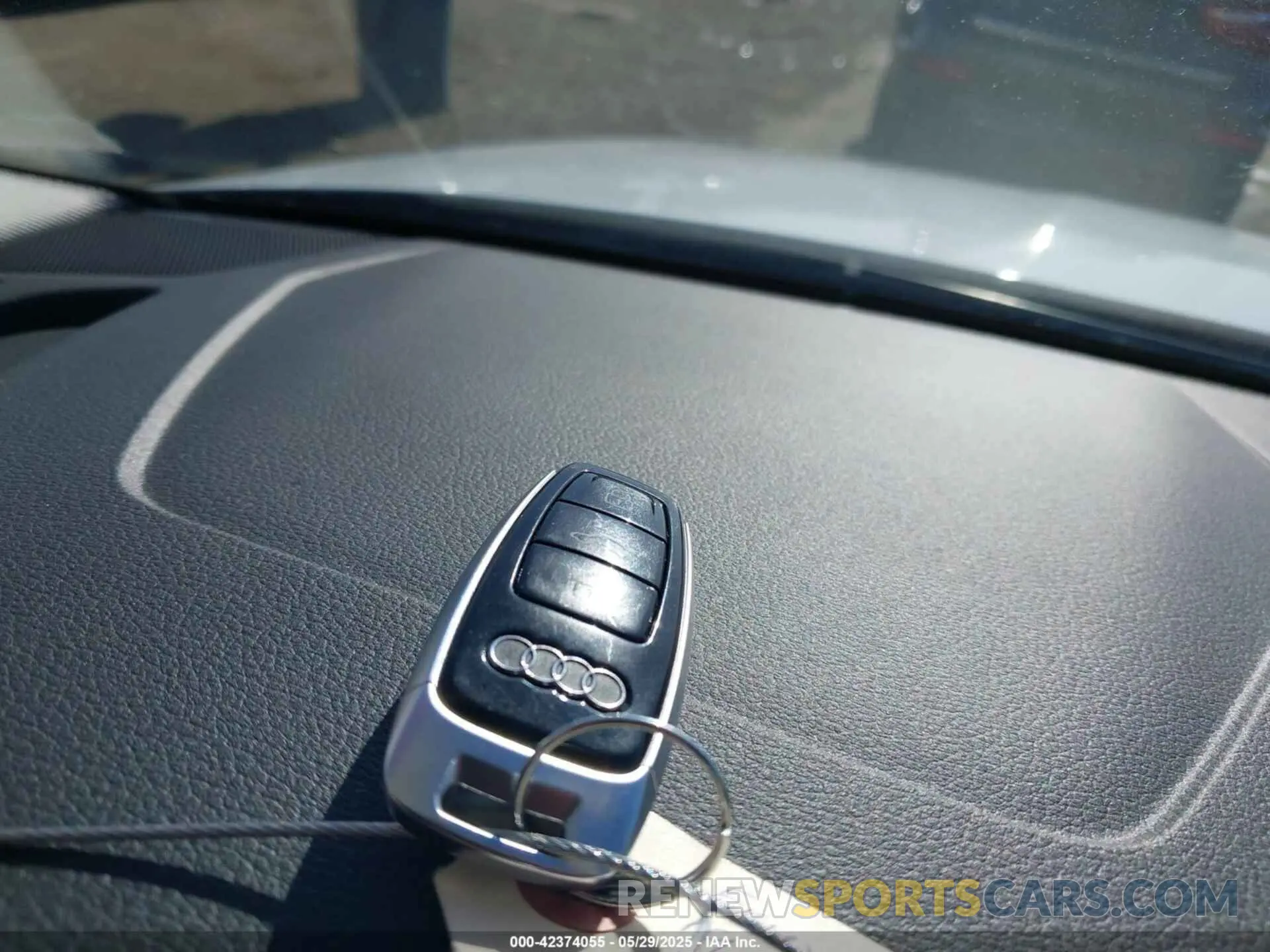 11 Photograph of a damaged car WA1LABGEXKB020765 AUDI E-TRON 2019