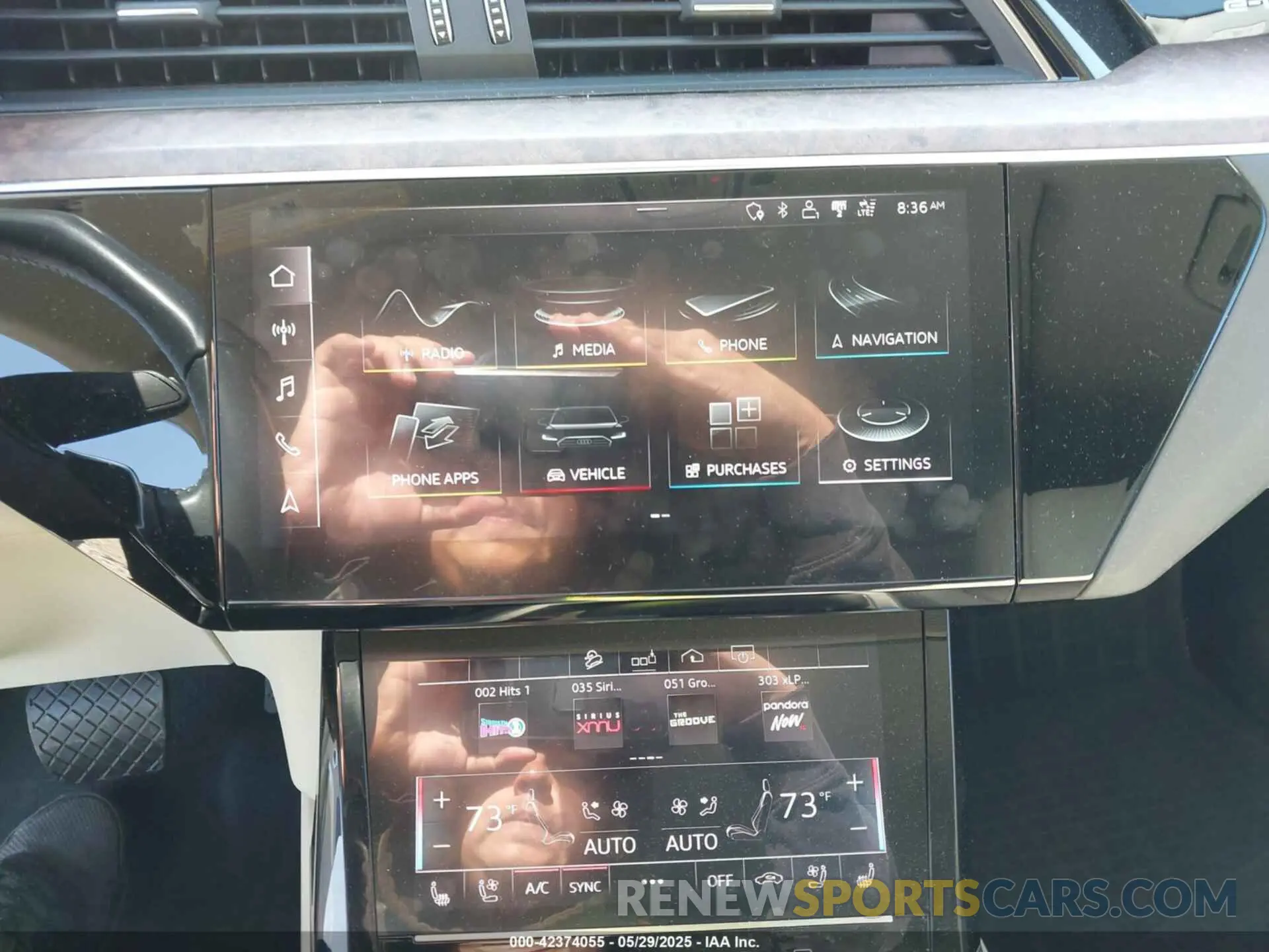 18 Photograph of a damaged car WA1LABGEXKB020765 AUDI E-TRON 2019