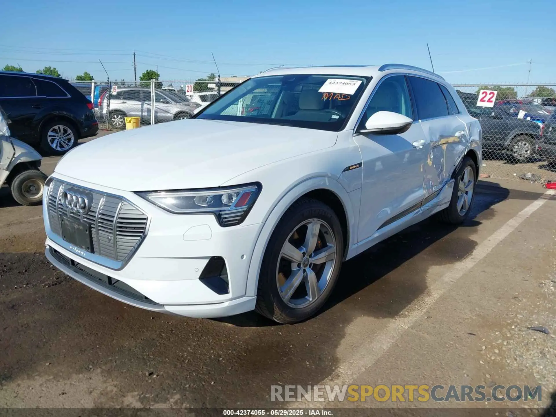2 Photograph of a damaged car WA1LABGEXKB020765 AUDI E-TRON 2019