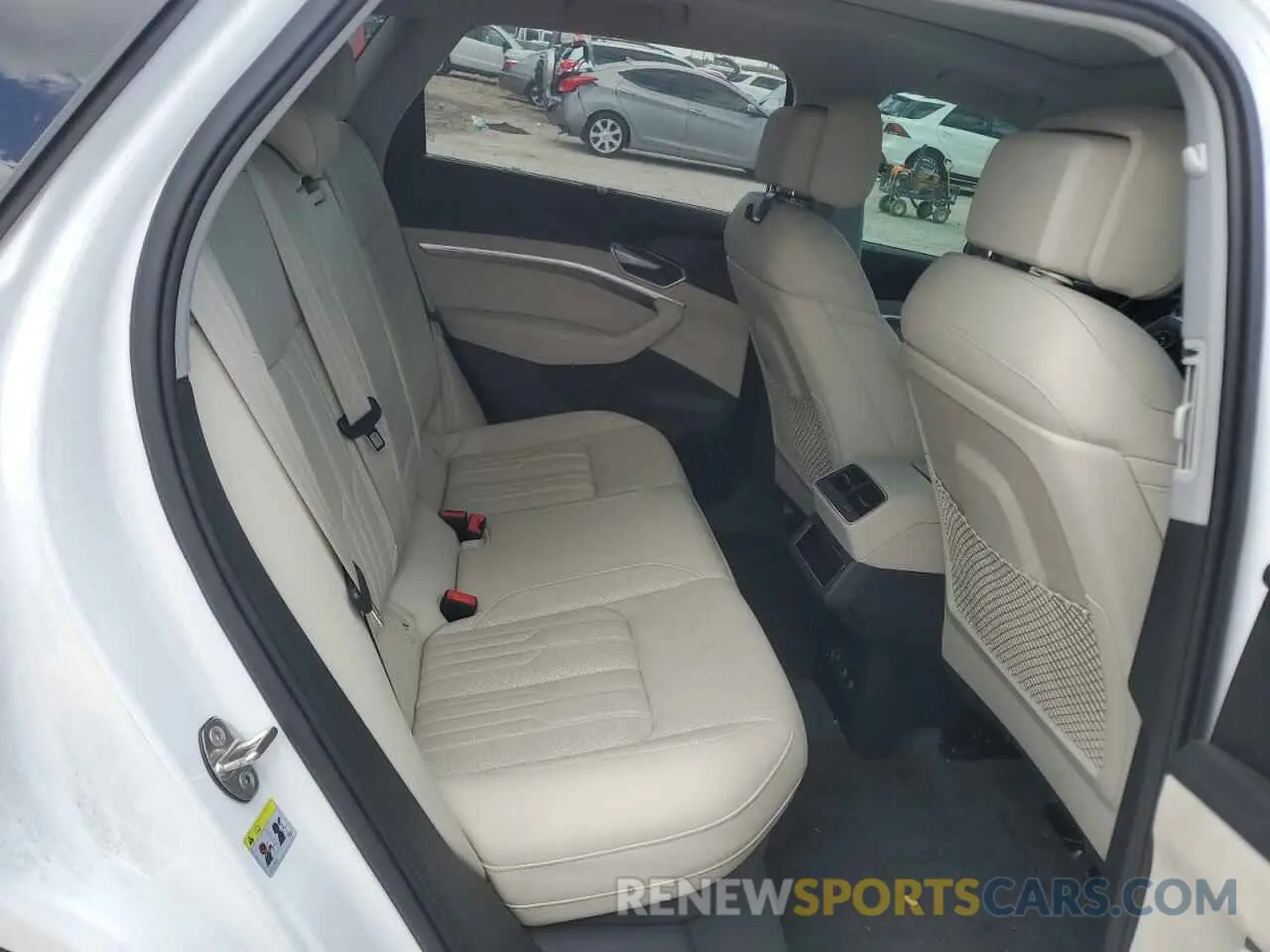 10 Photograph of a damaged car WA1VAAGE0KB013133 AUDI E-TRON 2019