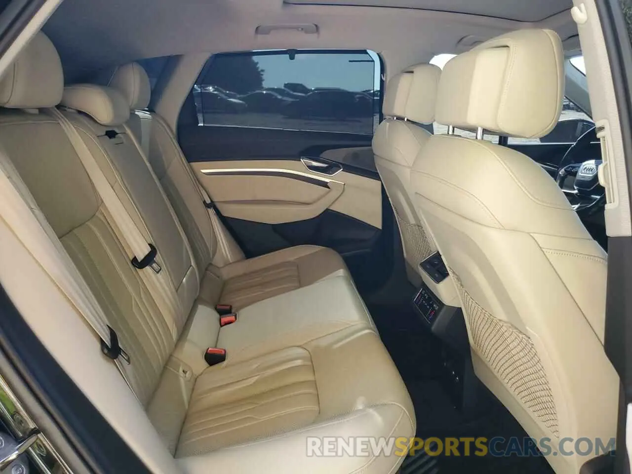 11 Photograph of a damaged car WA1VAAGE1KB009575 AUDI E-TRON 2019