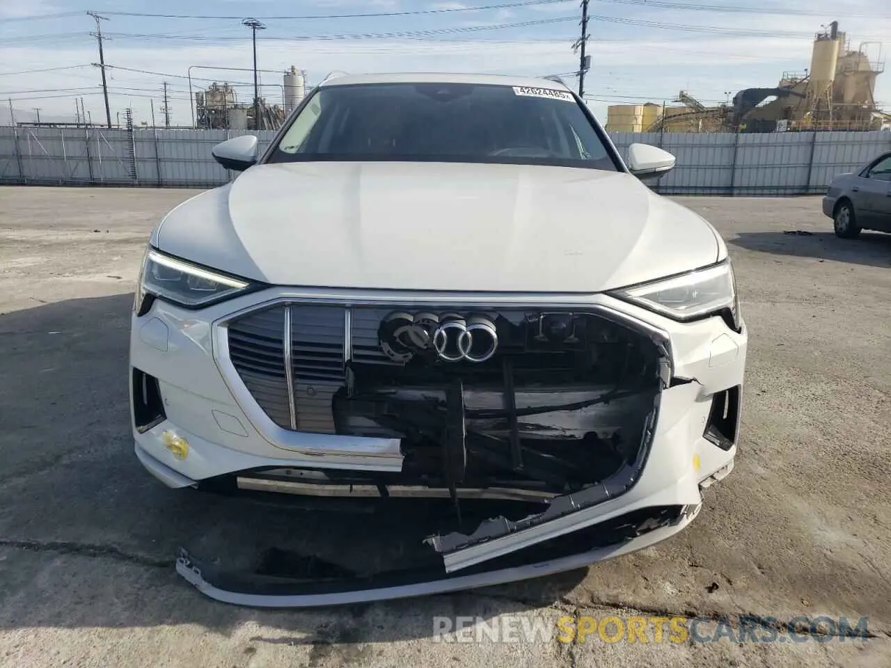 5 Photograph of a damaged car WA1VAAGE2KB023808 AUDI E-TRON 2019