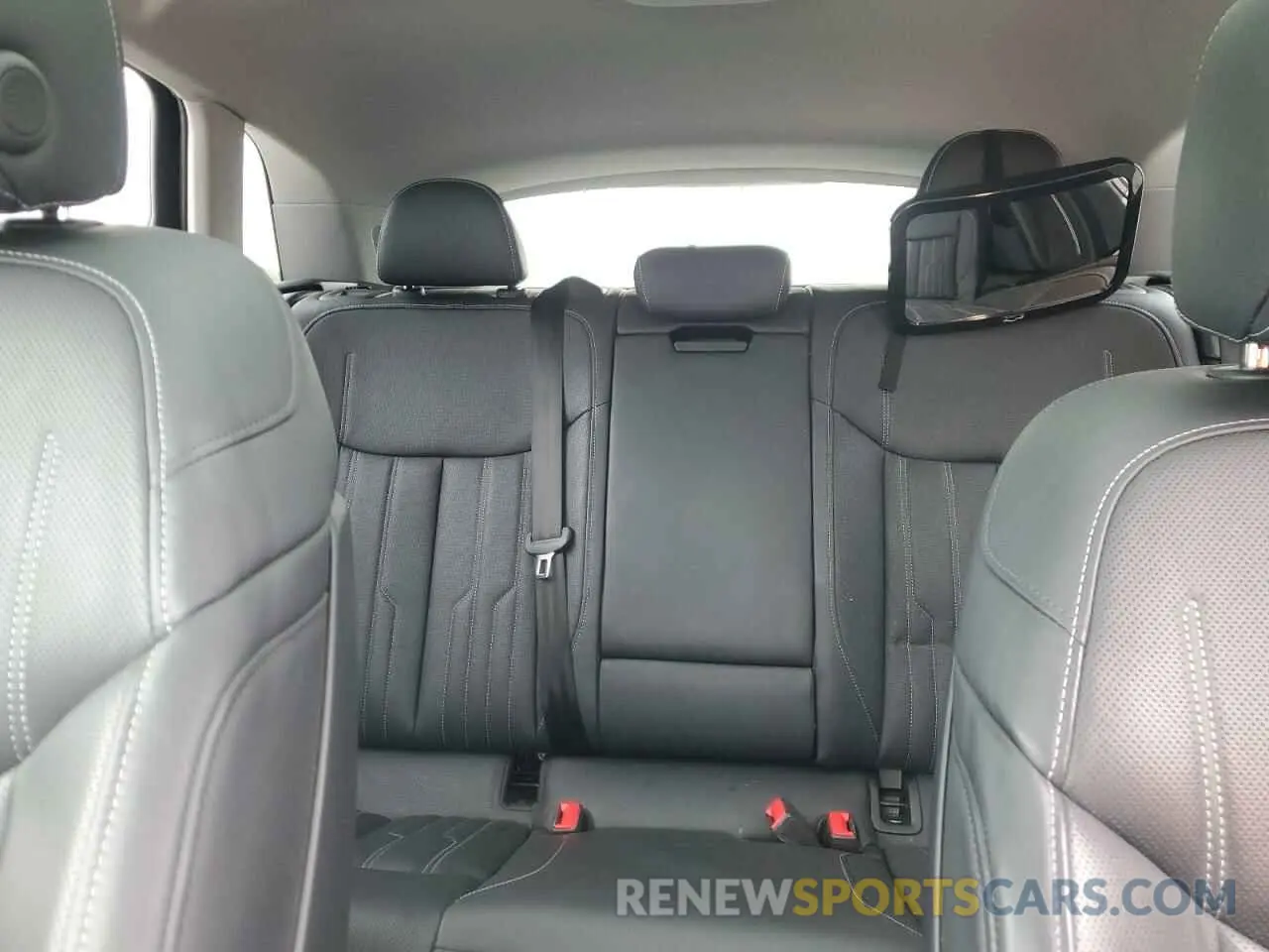 10 Photograph of a damaged car WA1VAAGE2KB025123 AUDI E-TRON 2019