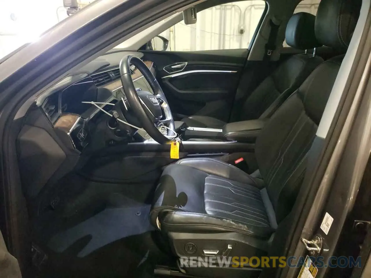 7 Photograph of a damaged car WA1VAAGEXKB005430 AUDI E-TRON 2019