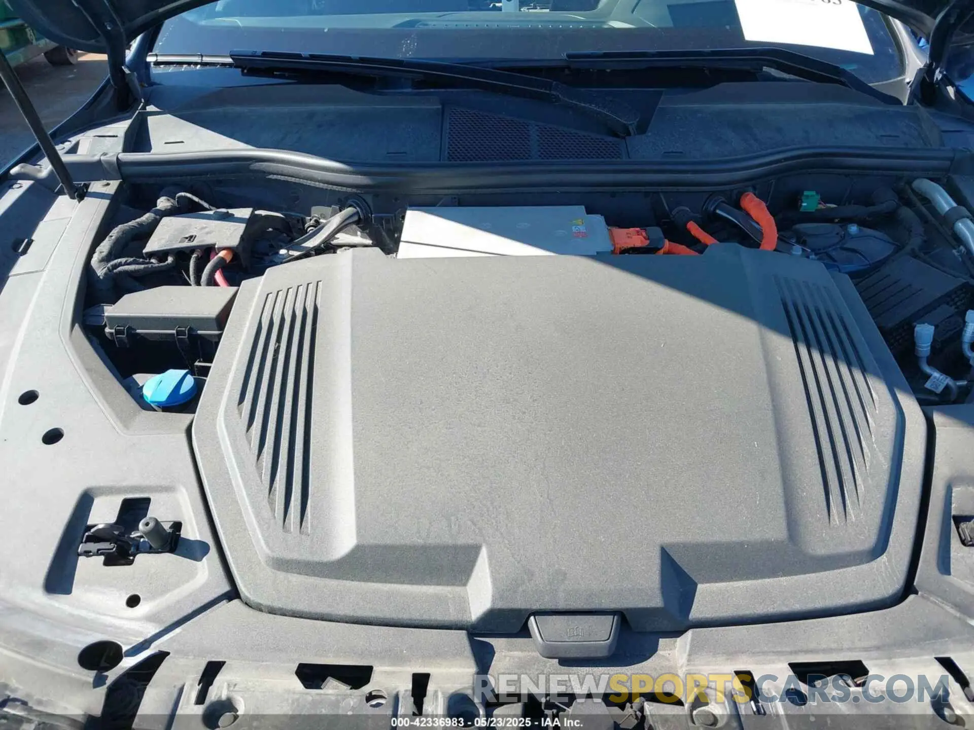 10 Photograph of a damaged car WA1VABGE0KB009718 AUDI E-TRON 2019