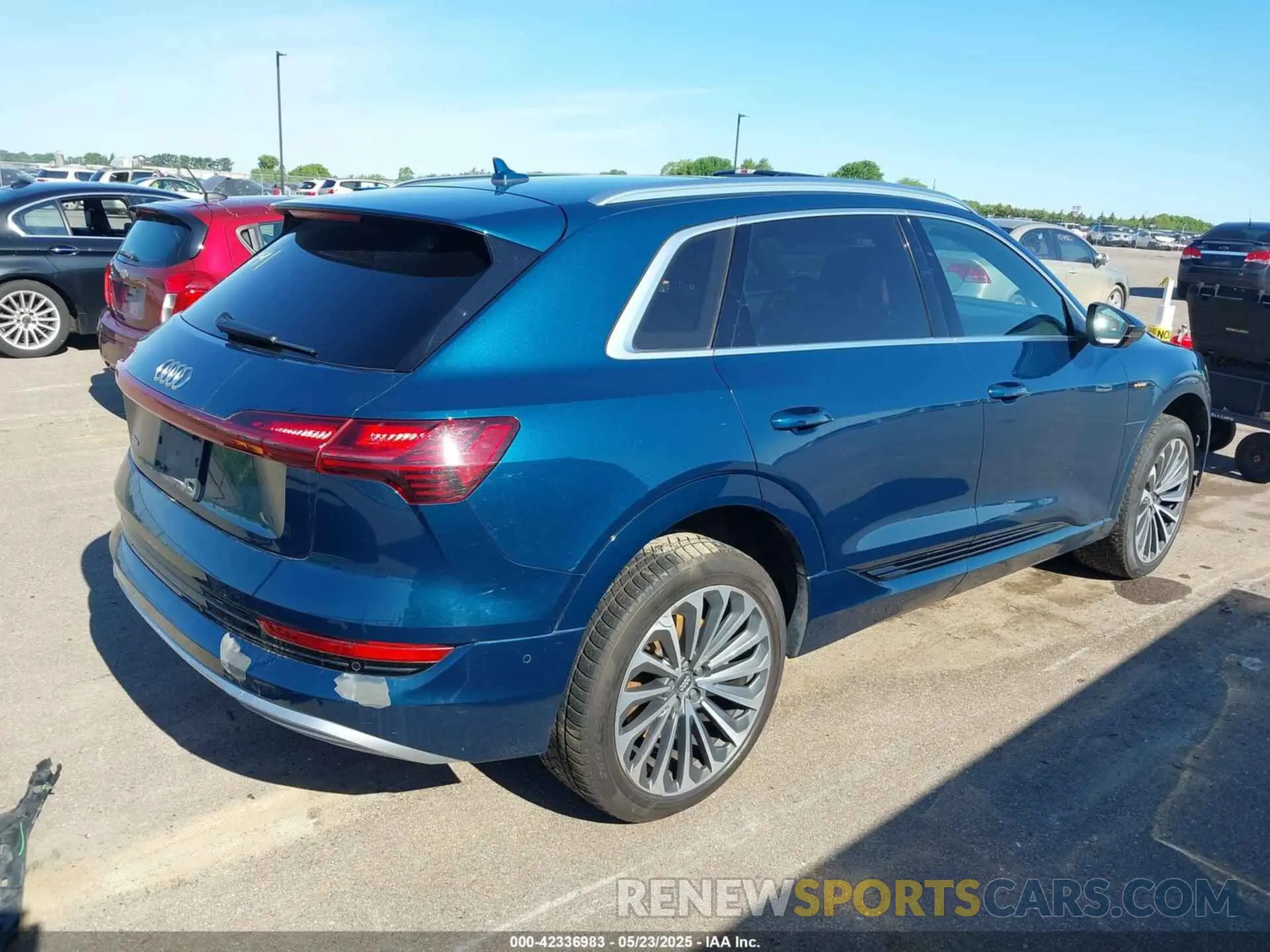 4 Photograph of a damaged car WA1VABGE0KB009718 AUDI E-TRON 2019