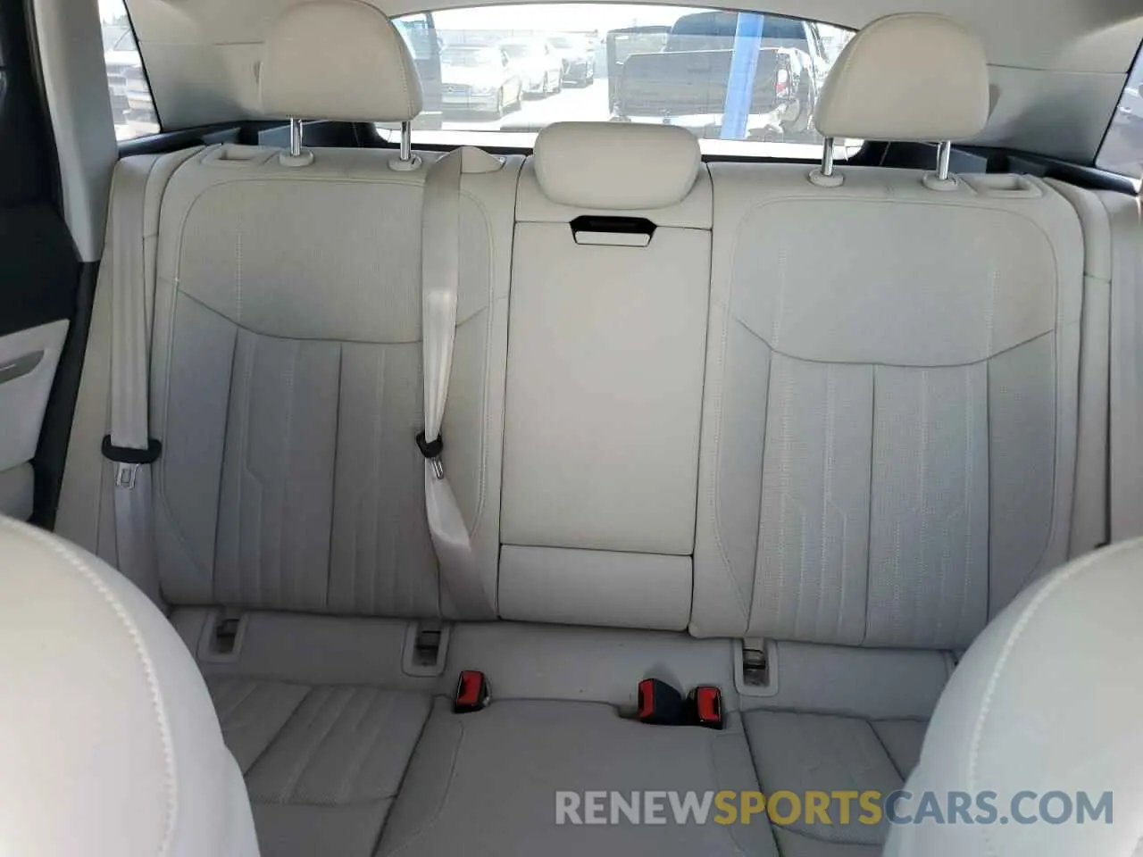 10 Photograph of a damaged car WA1VABGE0KB019407 AUDI E-TRON 2019
