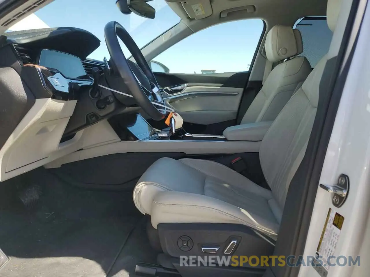 7 Photograph of a damaged car WA1VABGE0KB019407 AUDI E-TRON 2019