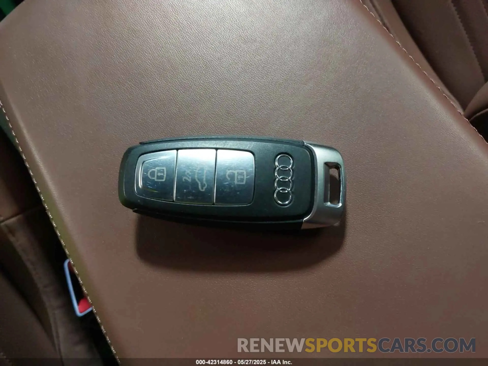 11 Photograph of a damaged car WA1VABGE3KB012371 AUDI E-TRON 2019