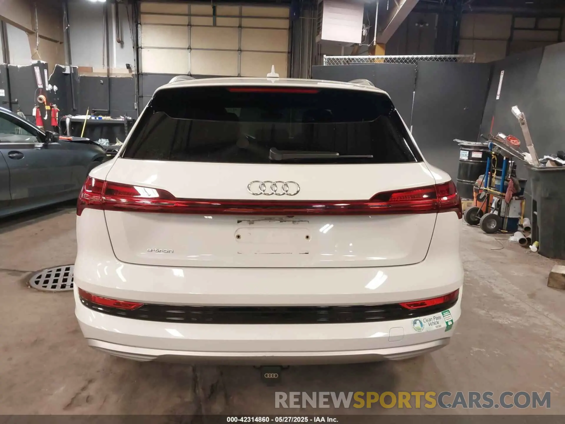 16 Photograph of a damaged car WA1VABGE3KB012371 AUDI E-TRON 2019