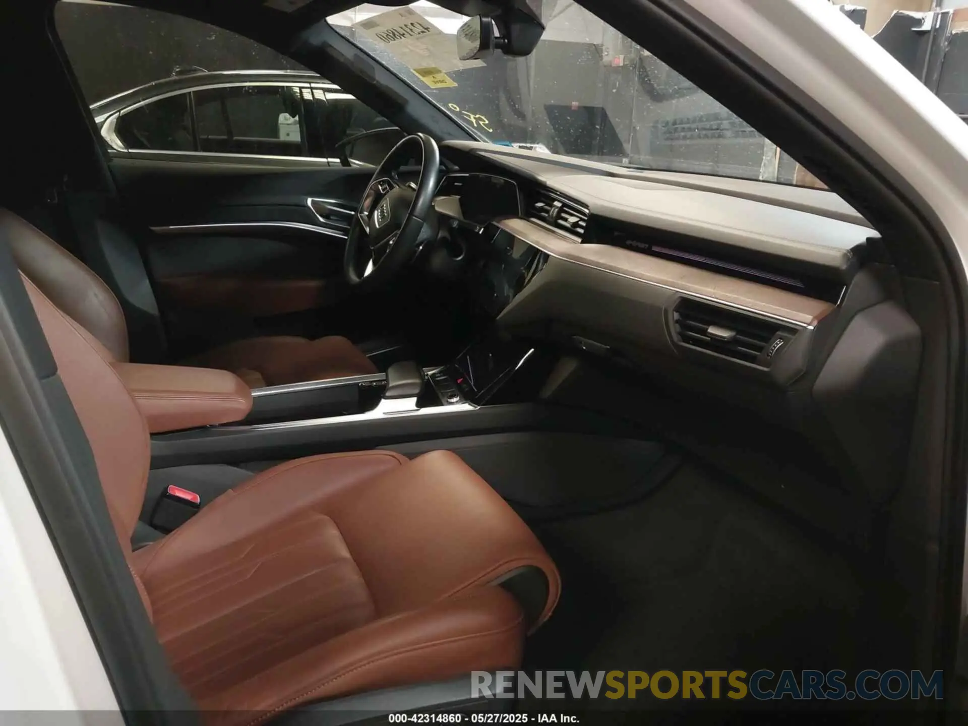 5 Photograph of a damaged car WA1VABGE3KB012371 AUDI E-TRON 2019