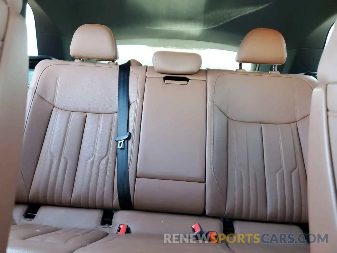 10 Photograph of a damaged car WA1VABGE3KB021636 AUDI E-TRON 2019