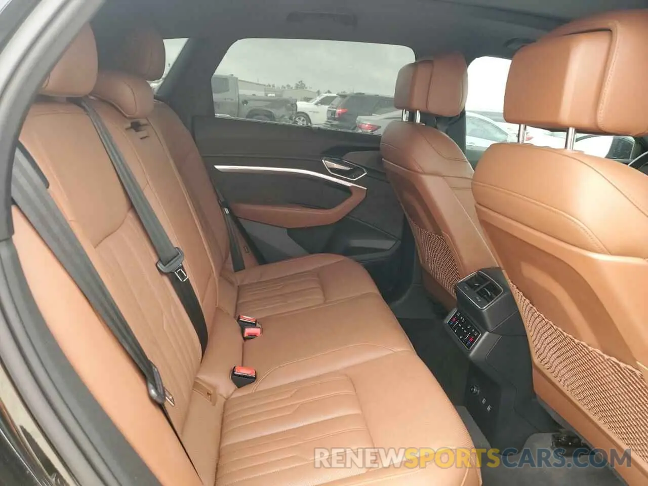 11 Photograph of a damaged car WA1VABGE4KB021614 AUDI E-TRON 2019