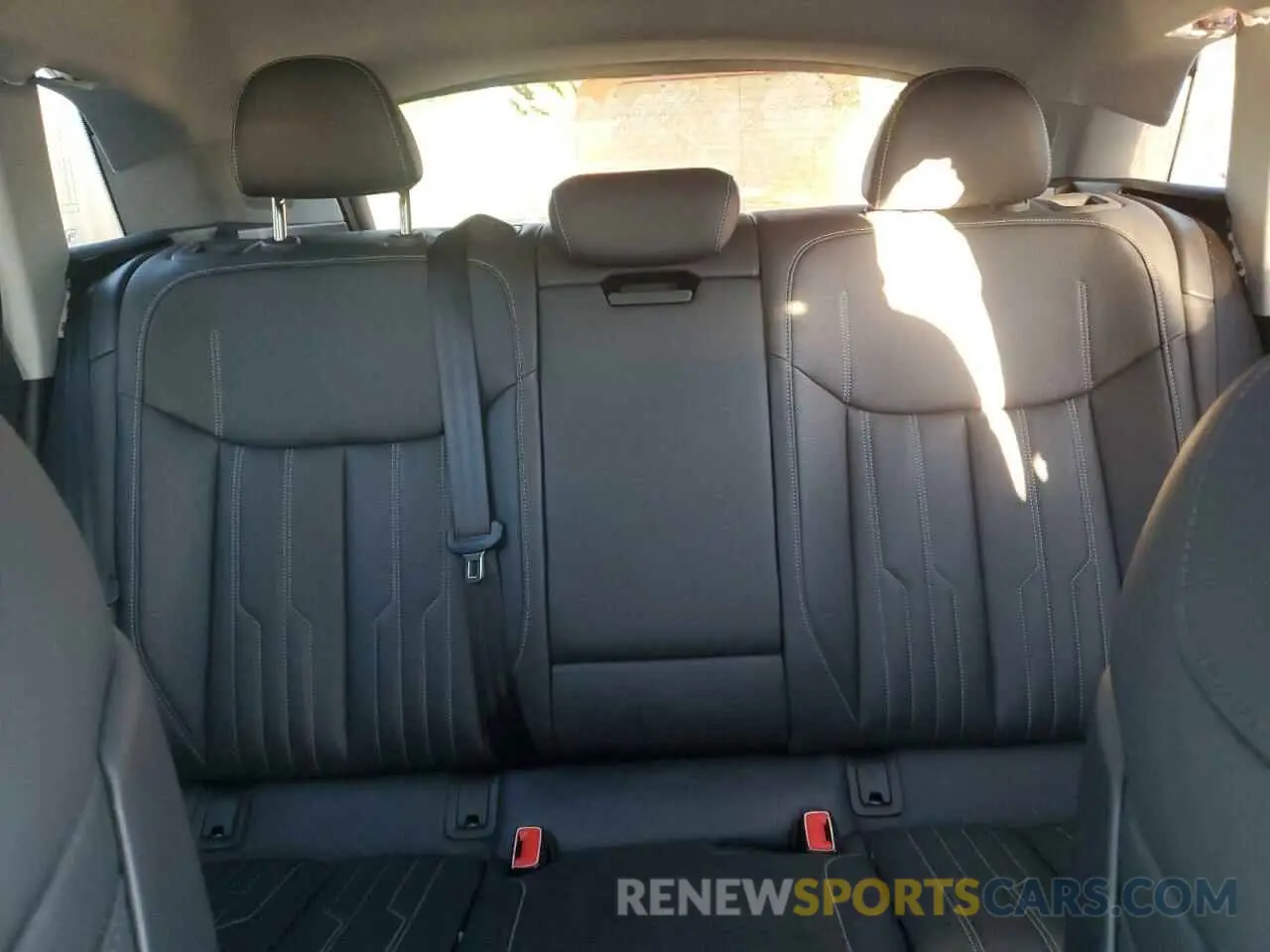 10 Photograph of a damaged car WA1VABGE5KB021931 AUDI E-TRON 2019