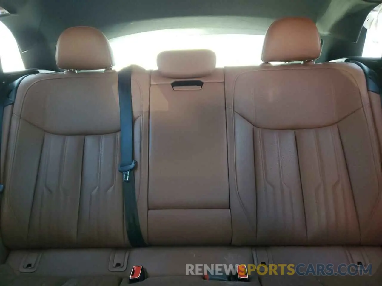 10 Photograph of a damaged car WA1VABGE6KB009416 AUDI E-TRON 2019
