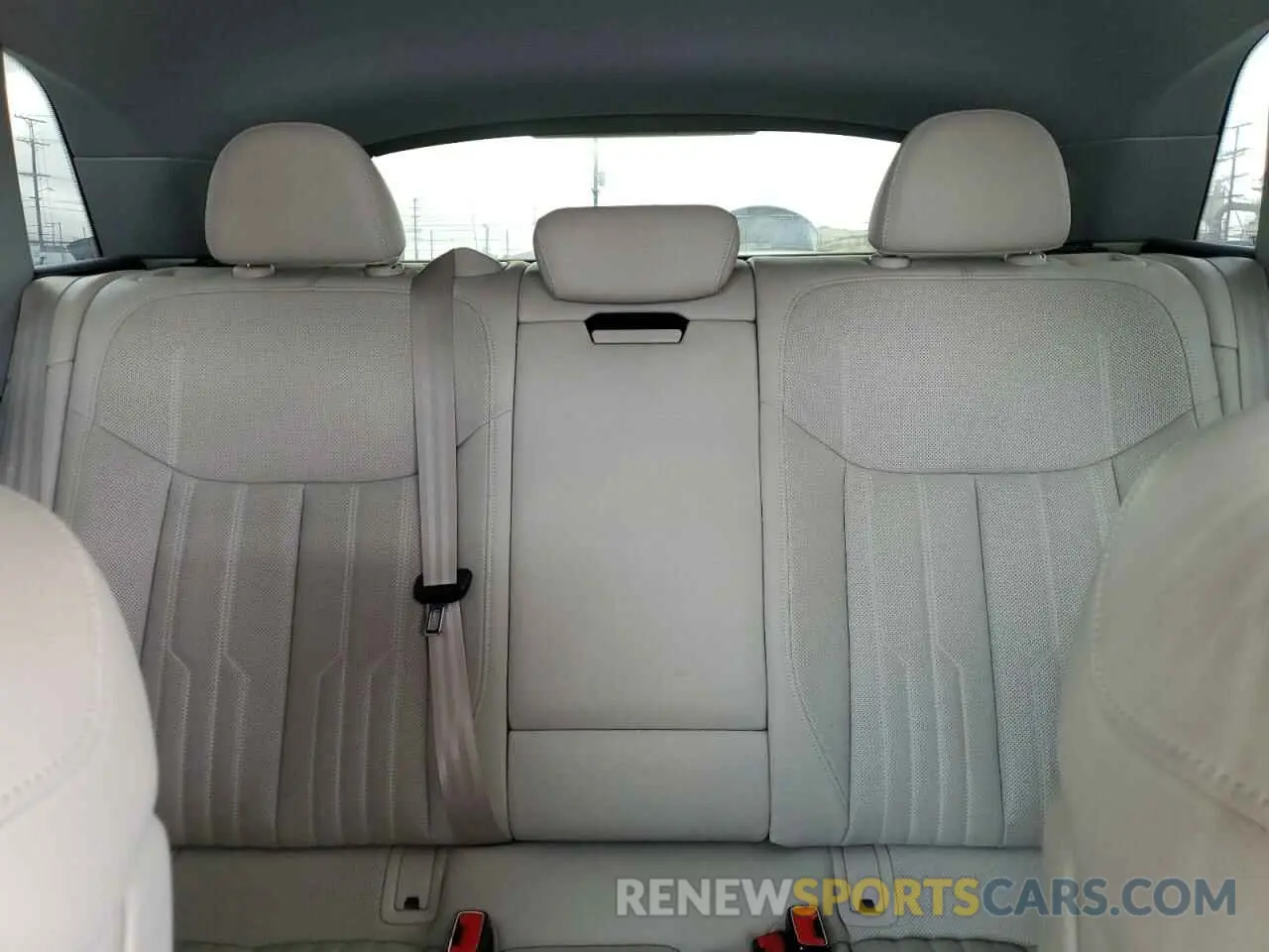 10 Photograph of a damaged car WA1VABGE6KB013000 AUDI E-TRON 2019