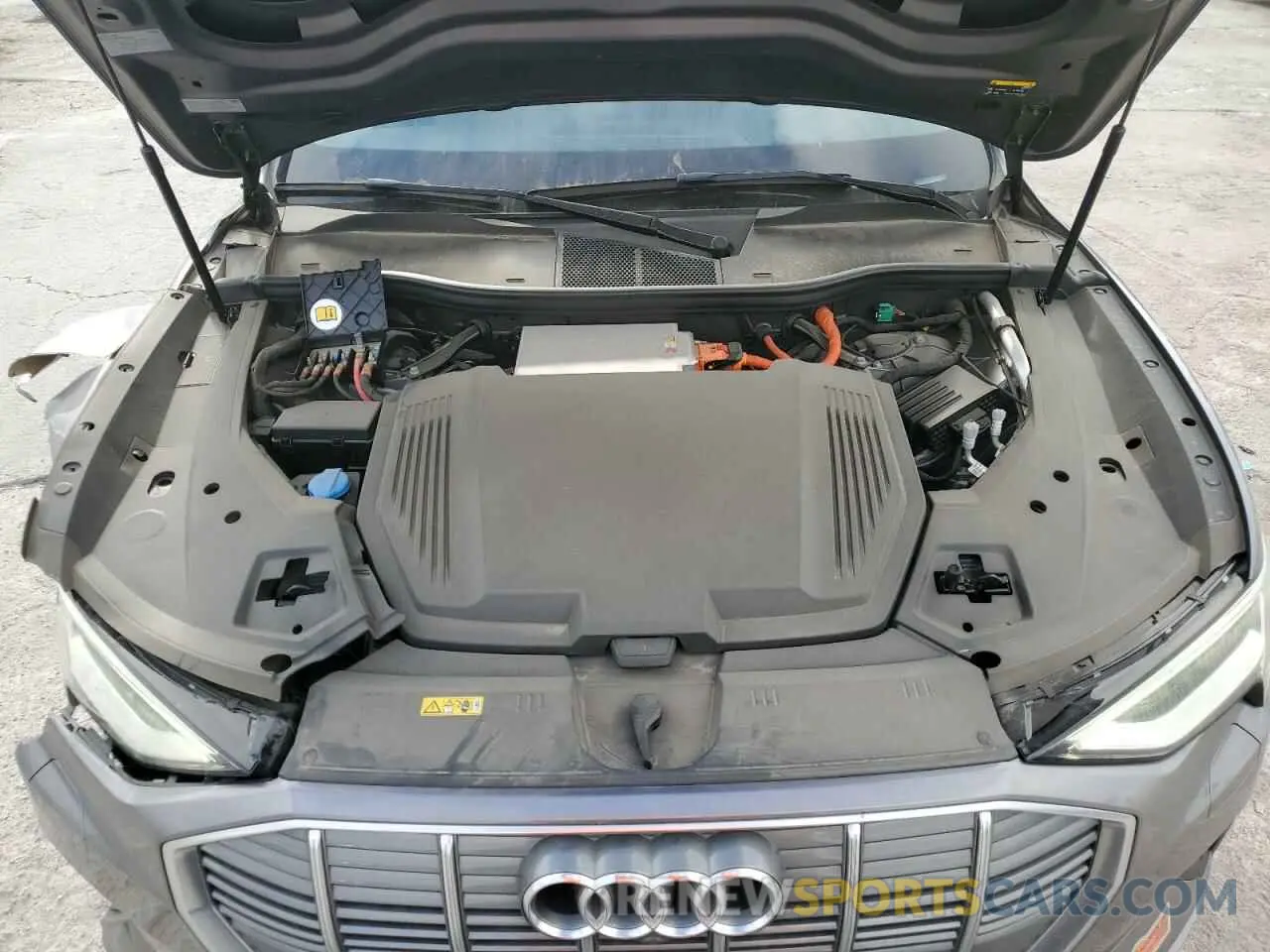 13 Photograph of a damaged car WA1VABGE6KB013000 AUDI E-TRON 2019