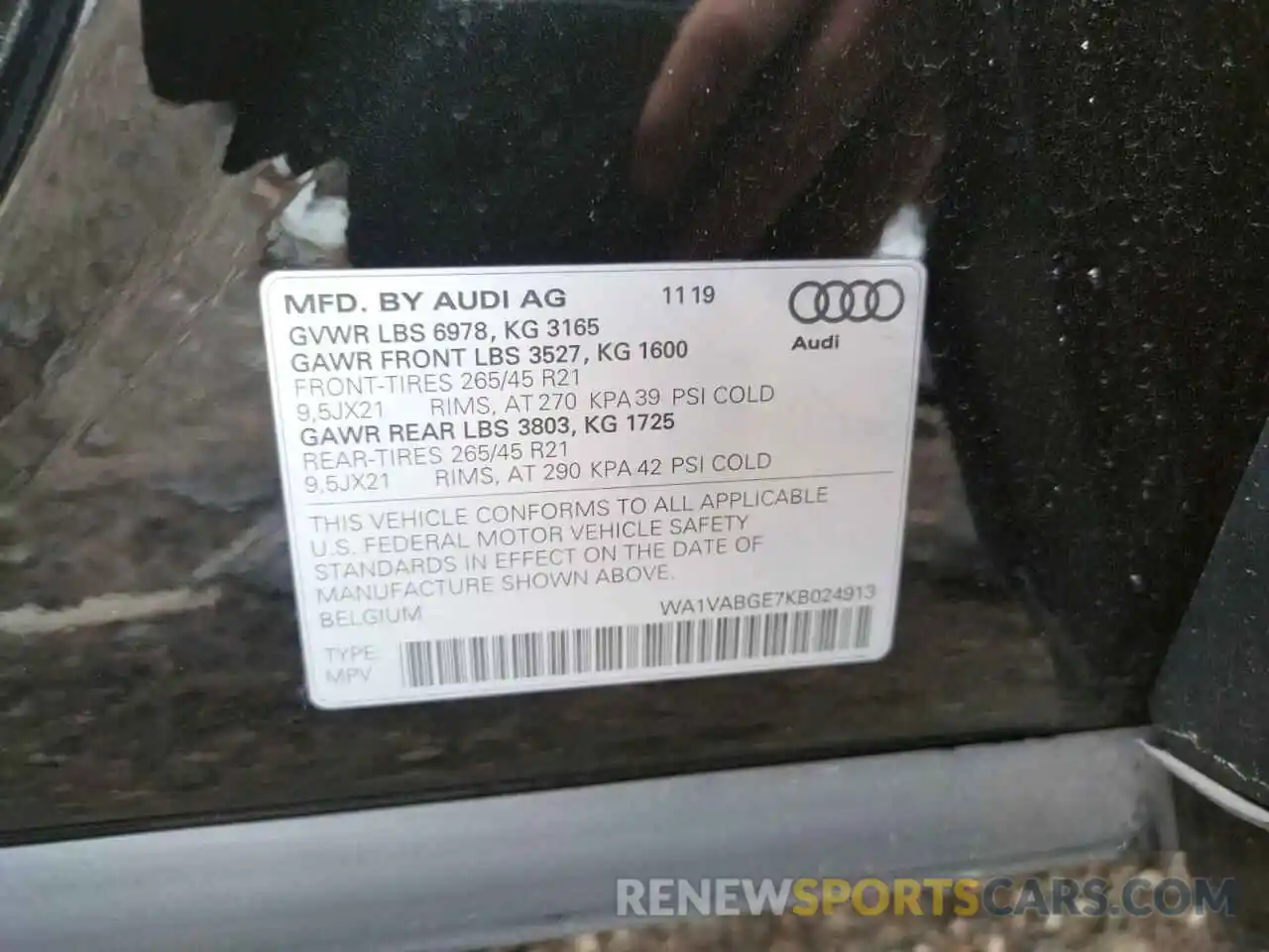 10 Photograph of a damaged car WA1VABGE7KB024913 AUDI E-TRON 2019